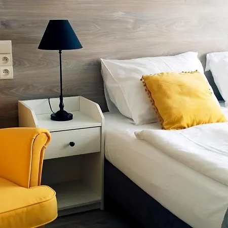 Flaming Bed & Breakfast 3*