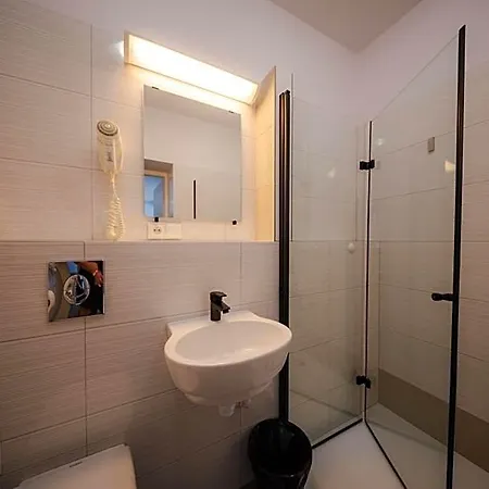 Flaming B&B 소포트