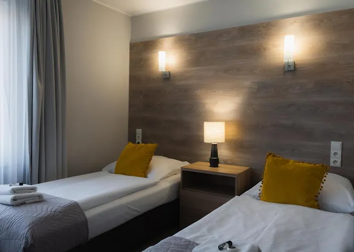 Flaming Nocleg ze śniadaniem 3*